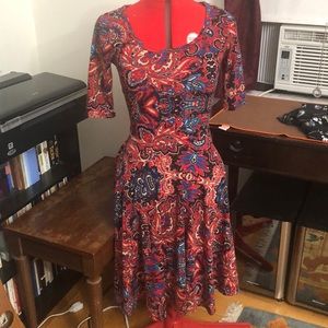 LulaRoe Red, Tan, Blue & Black Paisley Nic…
